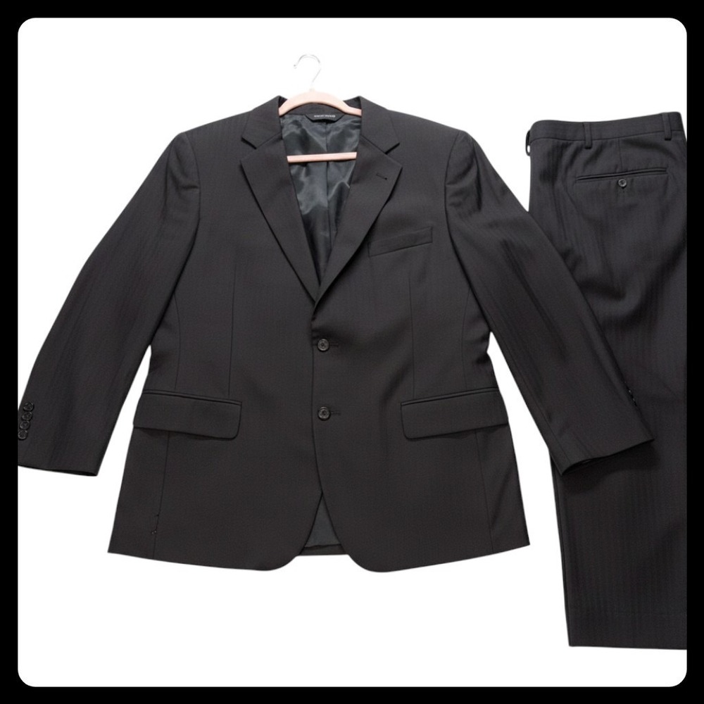 Jos A Bank Suit Mens 42S Black Herringbone Signature Collection Formal